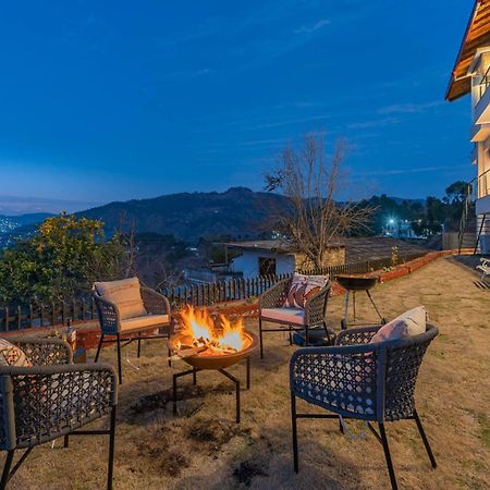 Stayvista At Amulyam Villa With Lawn & Bonfire Муктесвар Екстериор снимка