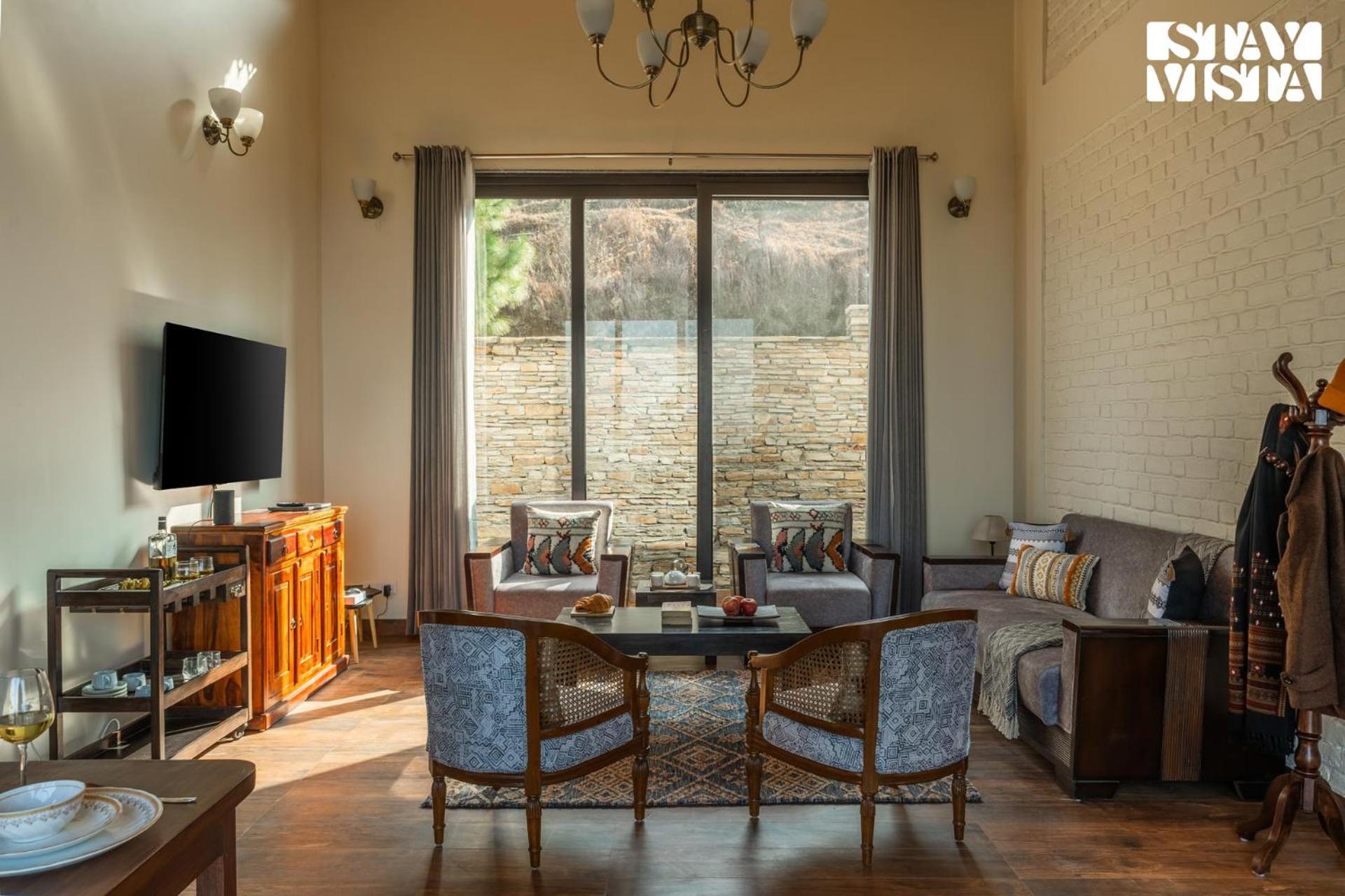 Stayvista At Amulyam Villa With Lawn & Bonfire Муктесвар Екстериор снимка