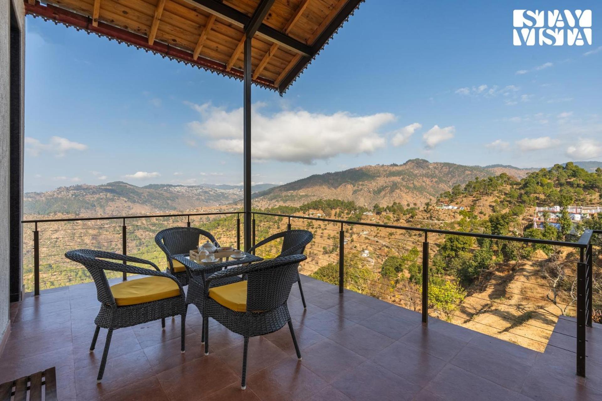 Stayvista At Amulyam Villa With Lawn & Bonfire Муктесвар Екстериор снимка