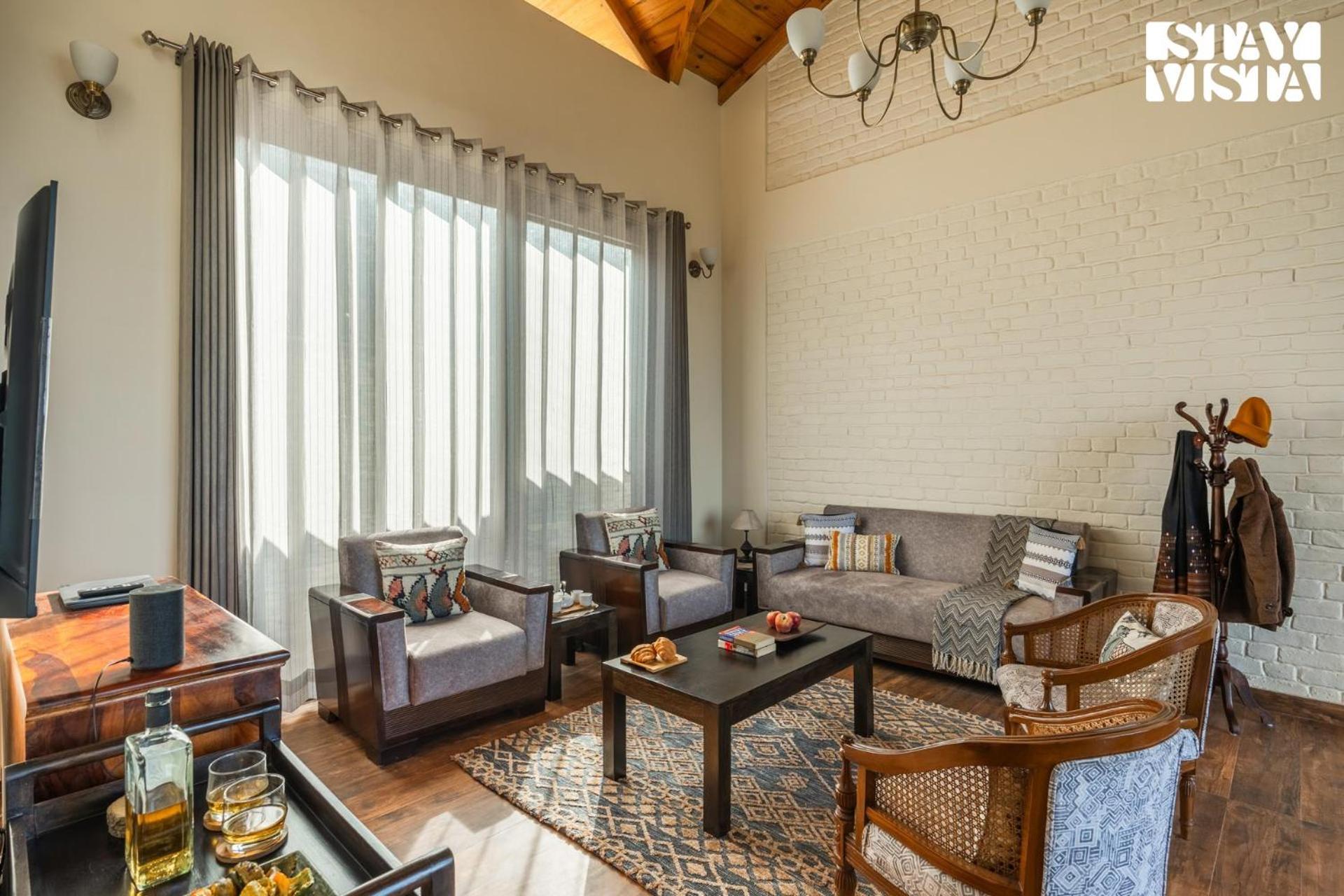 Stayvista At Amulyam Villa With Lawn & Bonfire Муктесвар Екстериор снимка